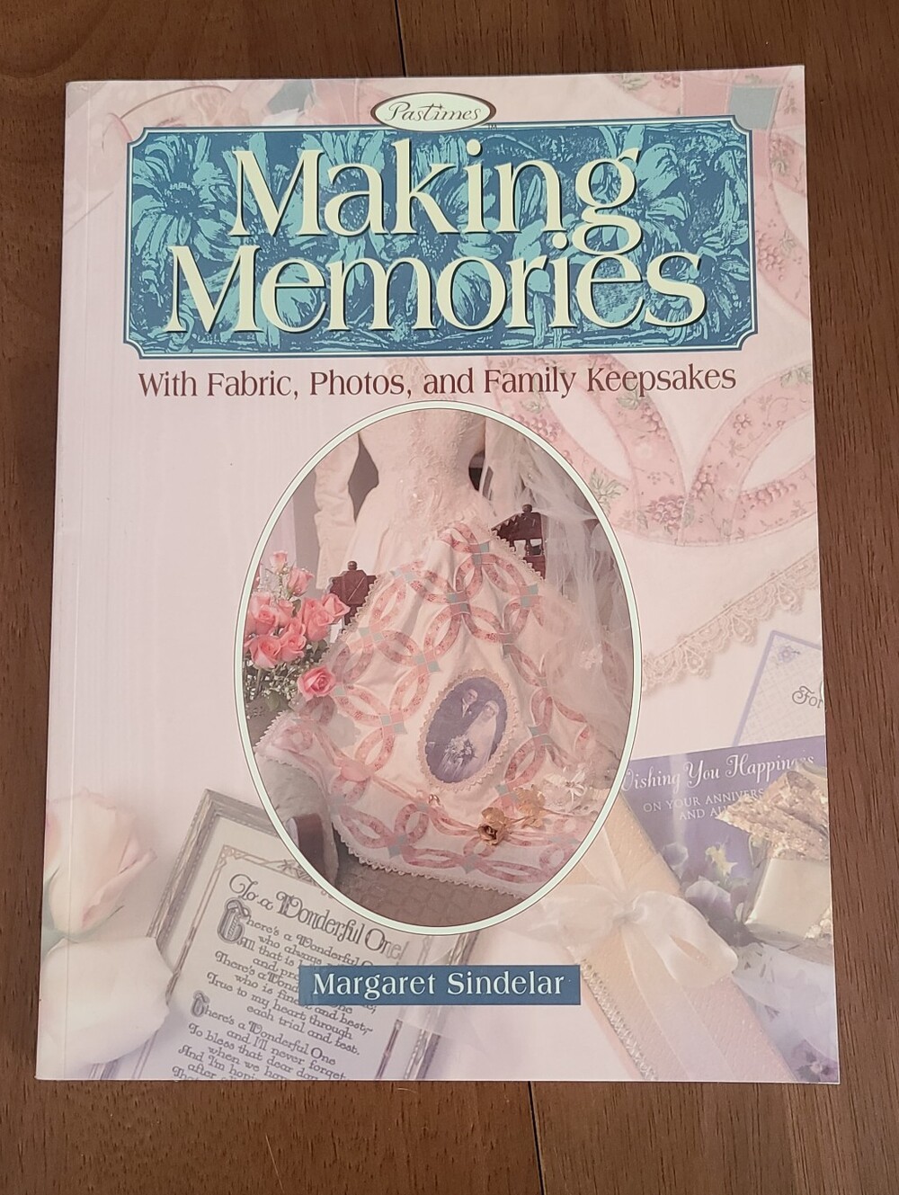 Making Memories Craft Book Margaret Sindelar Fabric Photos Keepsake Vintage NWOT